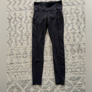 Lululemon size 6 high rise leggings with side pockets